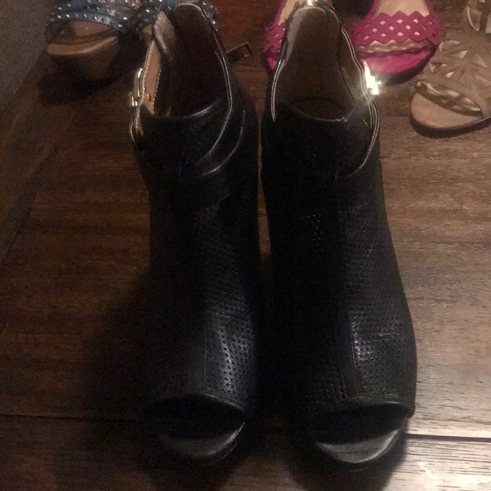 SALE!!! Tommy Hilfiger  Heels